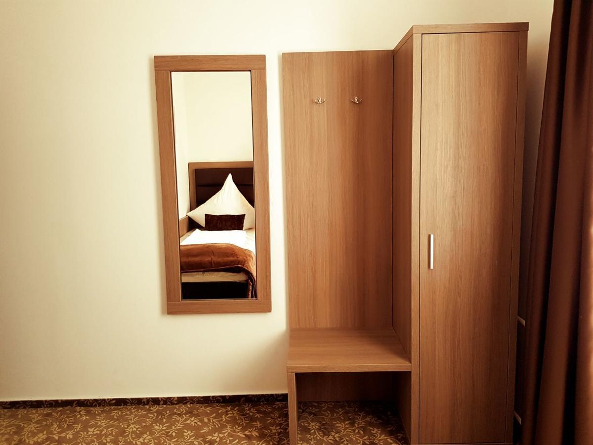 Hotel Dormir Moers Dış mekan fotoğraf